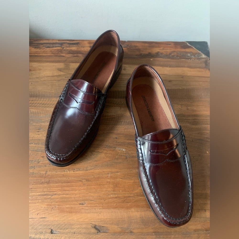Johnston & Murphy Men’s Burgandy Classic Loafers NWOT - Size 10M